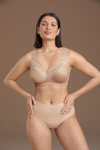 Anita_Figura_lingerie_Sliedrecht_5409_722_1343_722_4726_rgb_1920